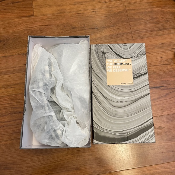 New in Box Jeffrey Campbell Gingham Heels Size 5 - Picture 9 of 10